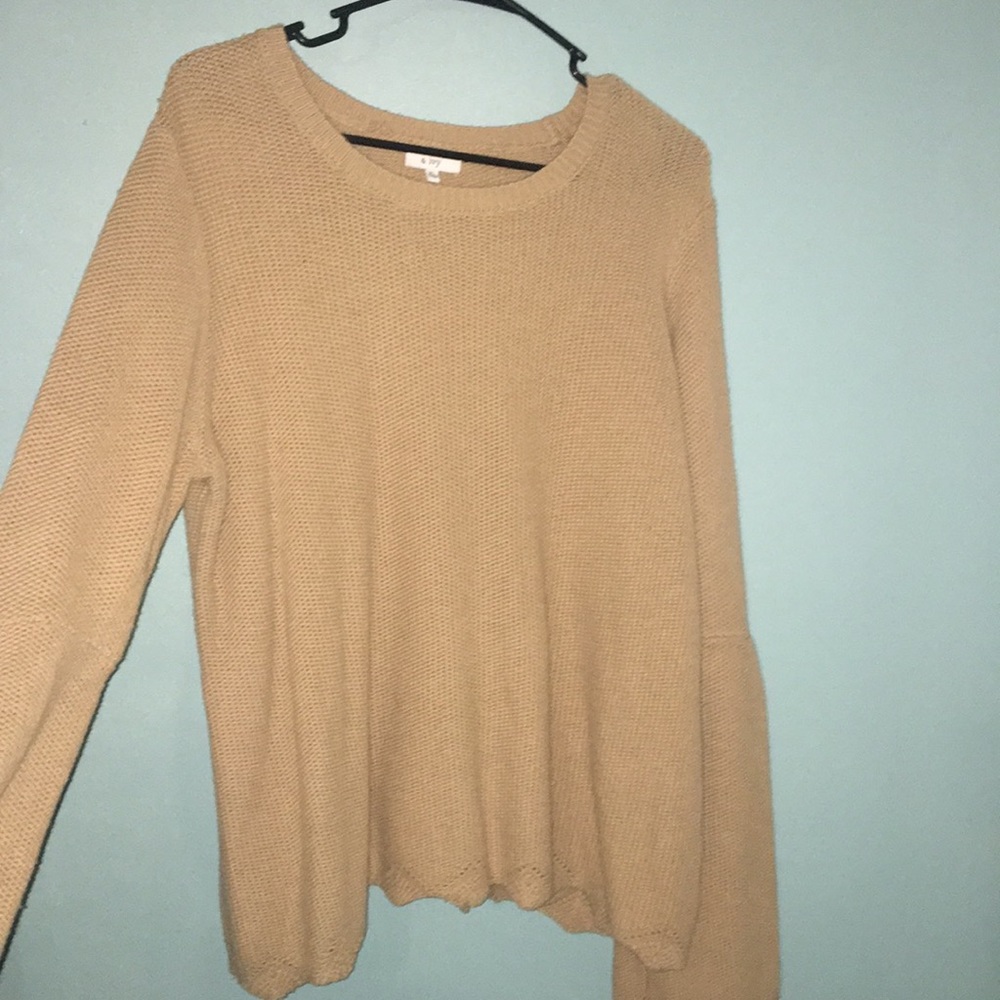 Crown & Ivy sweater